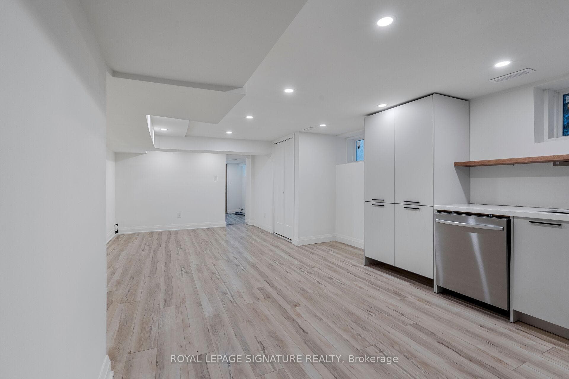 211 Gilbert Avenue photo 20