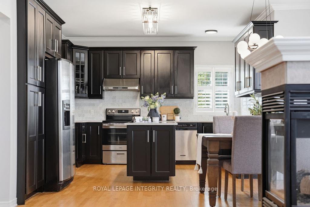 185 INSMILL Crescent photo 15