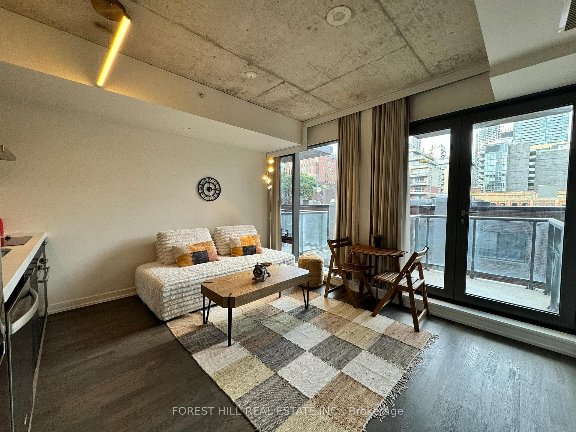 560 King Street Unit 310 photo 4