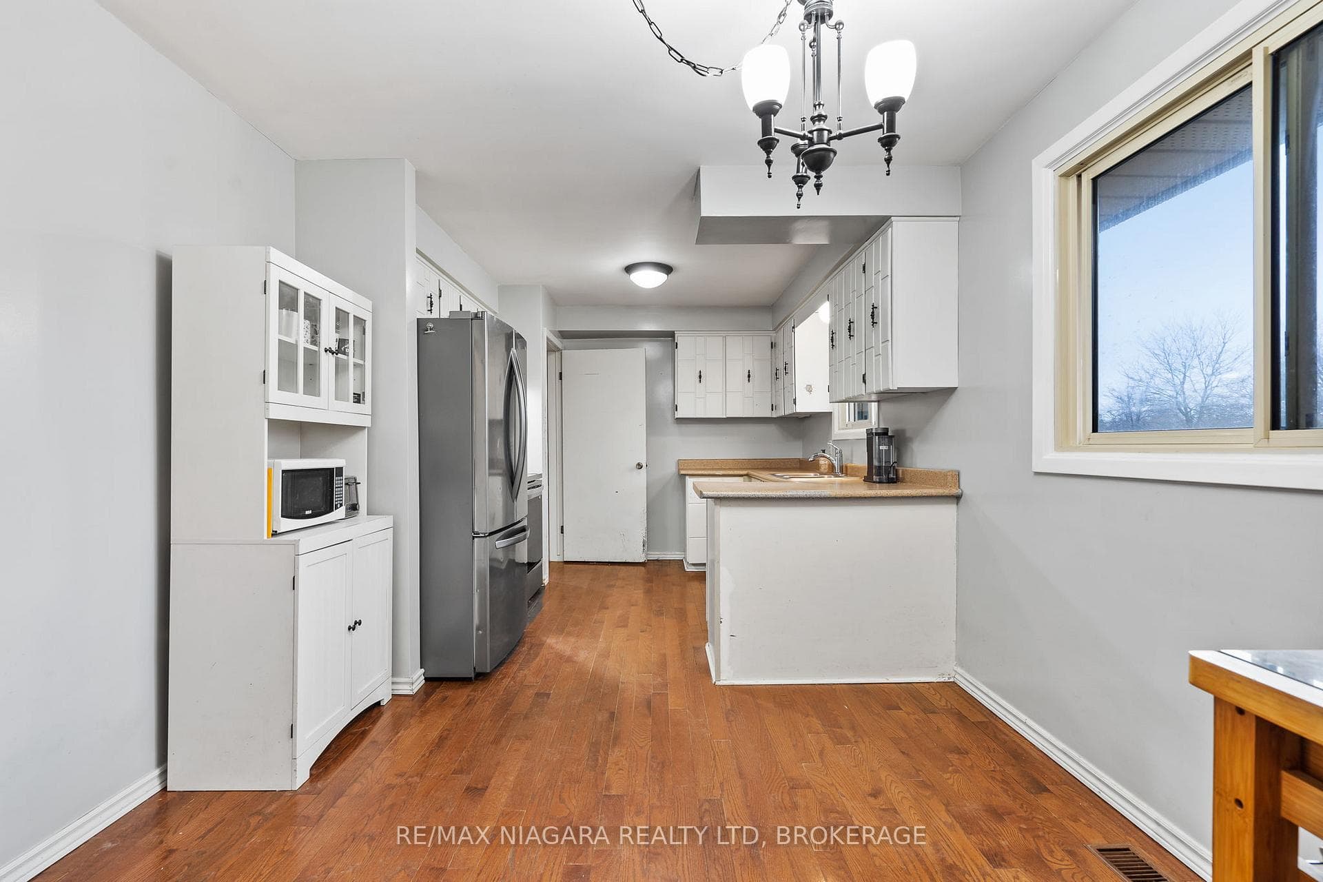 56 Royal Oak Drive photo 9