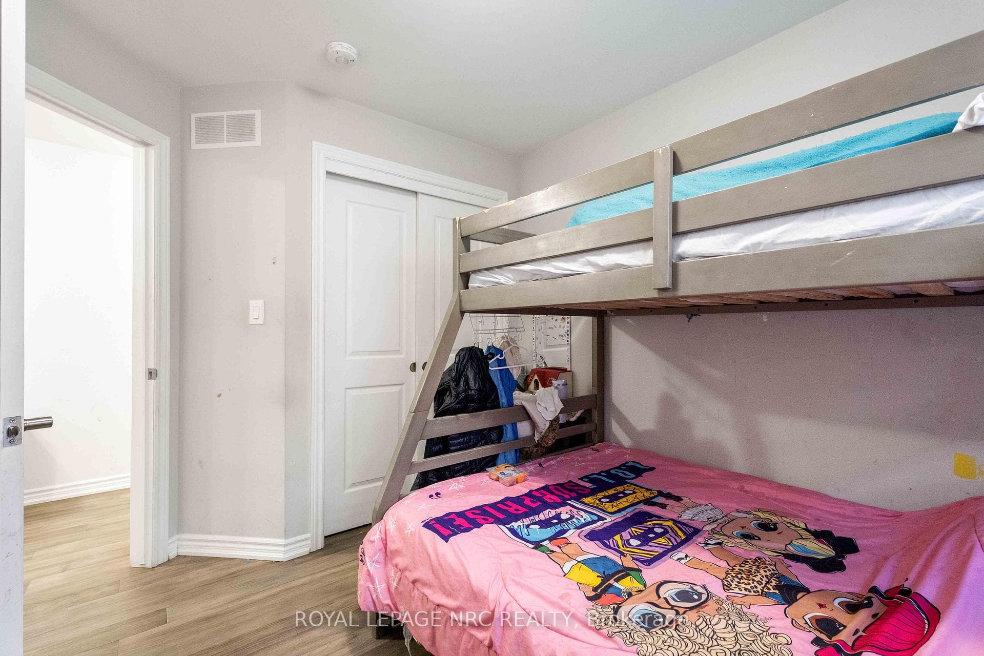 233 Louise Street photo 30