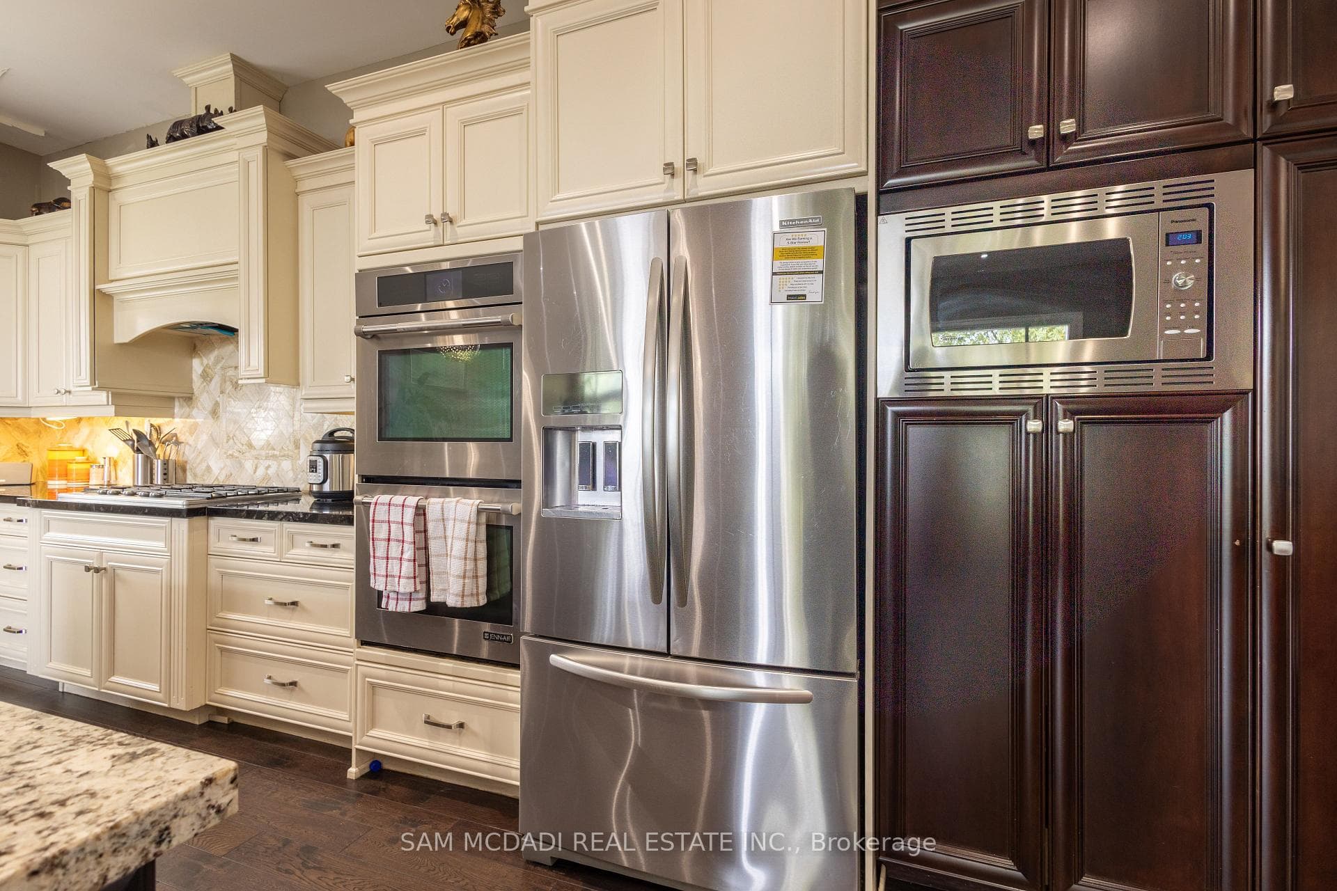 187 Beach Boulevard photo 10