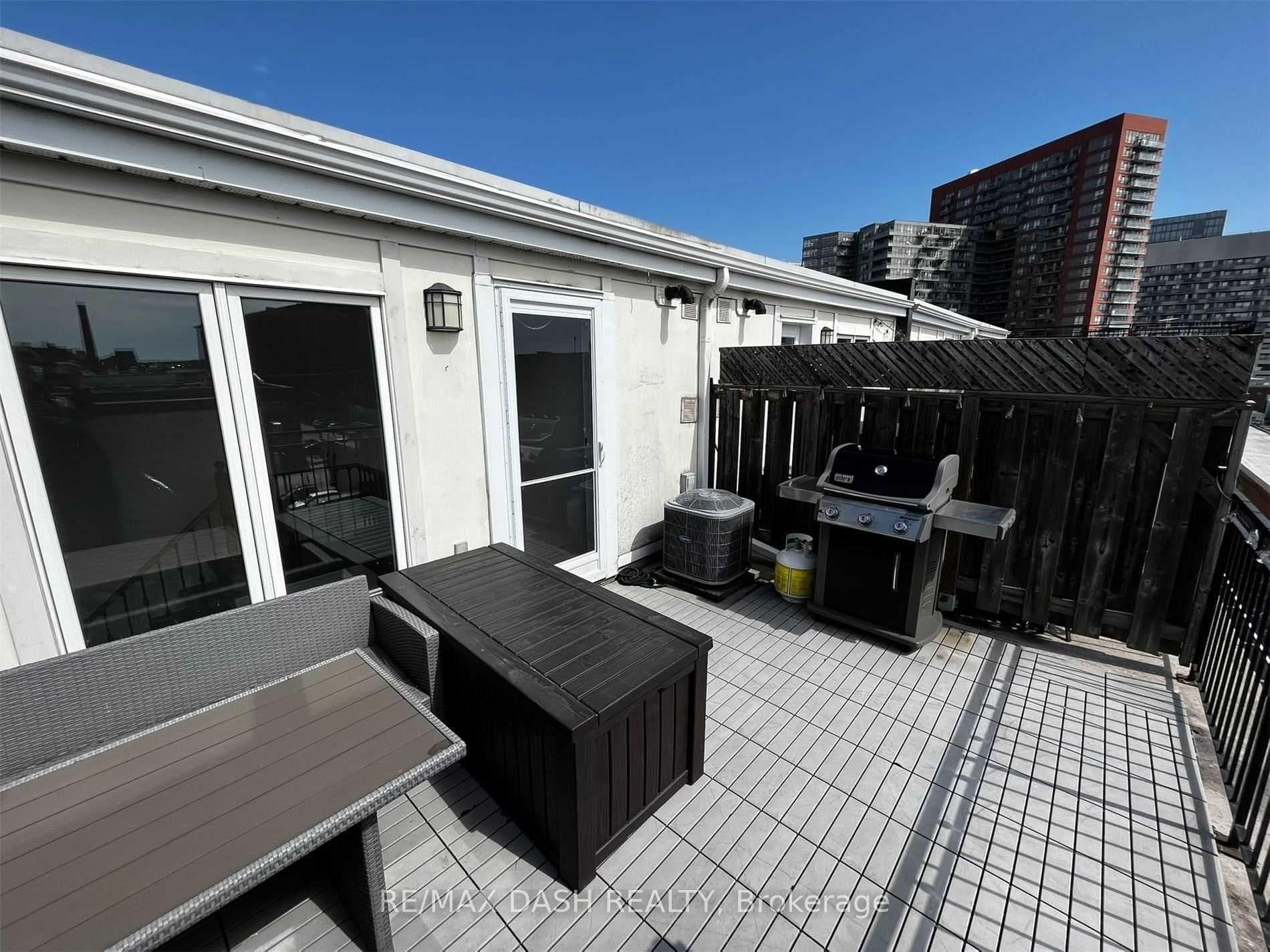 10 Laidlaw Street Unit 722 photo 7