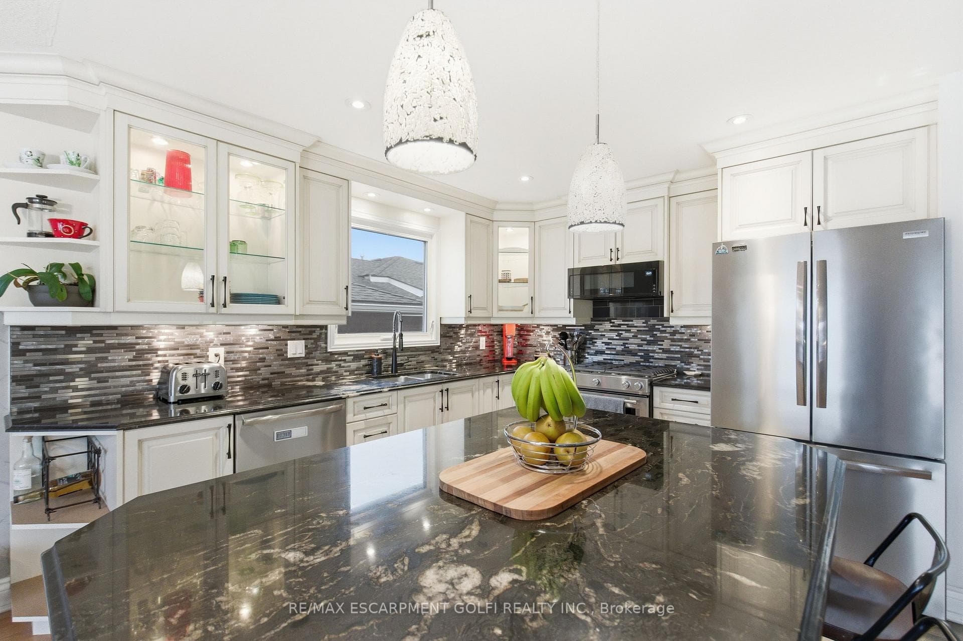 71 ALLANBROOK Street photo 14
