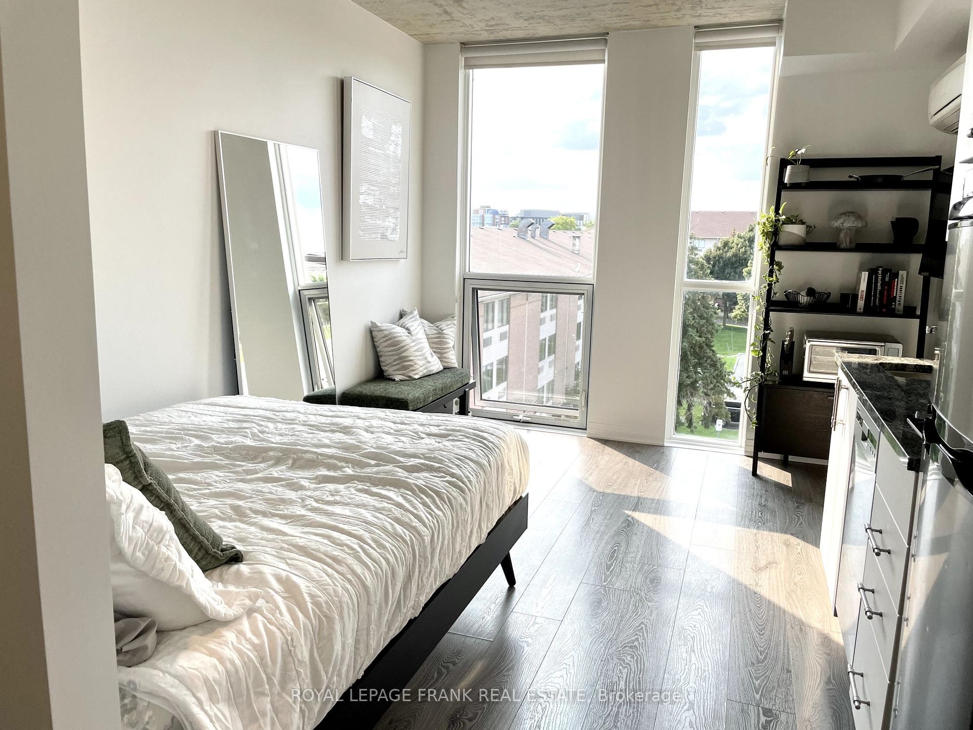 1900 Simcoe Street Unit 423 photo 7