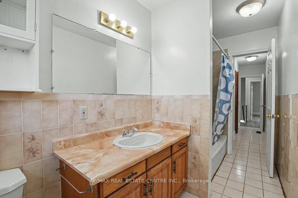 273 Elliott Street photo 25