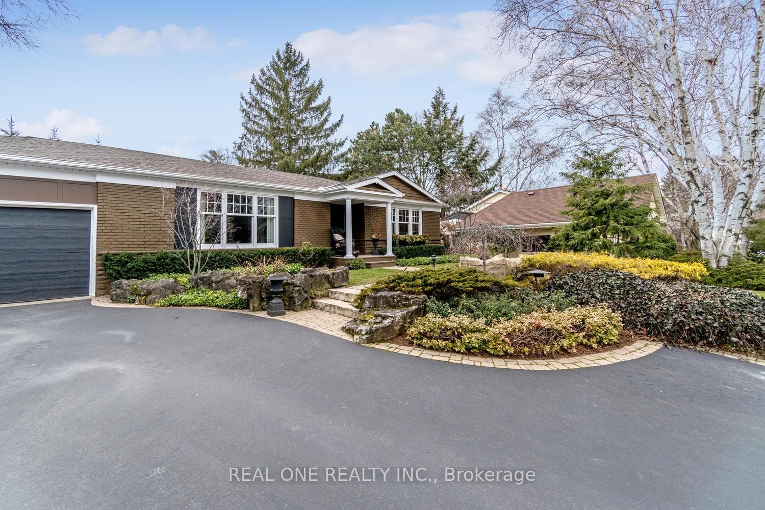 140 Birett Drive photo 3