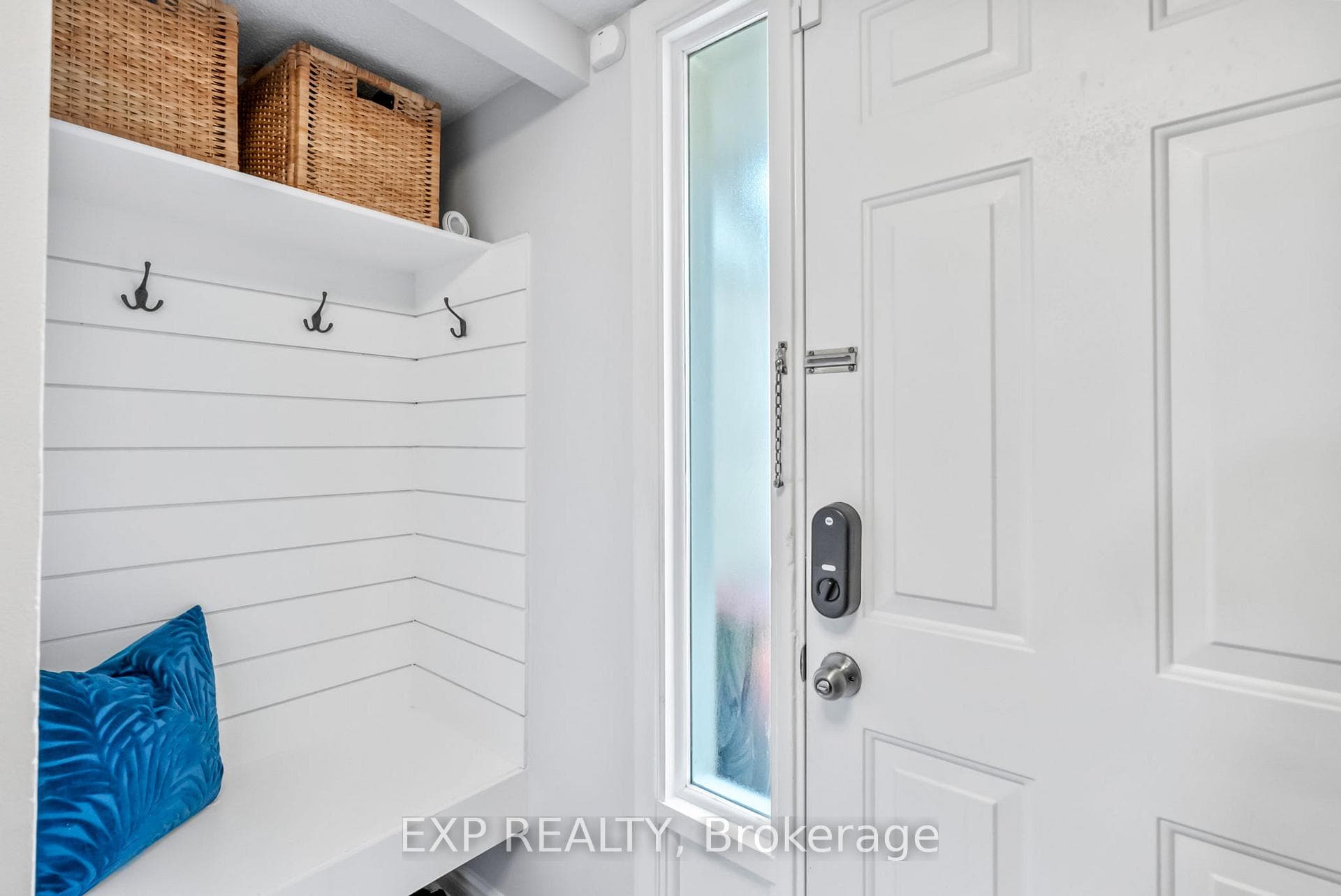 Entry nook