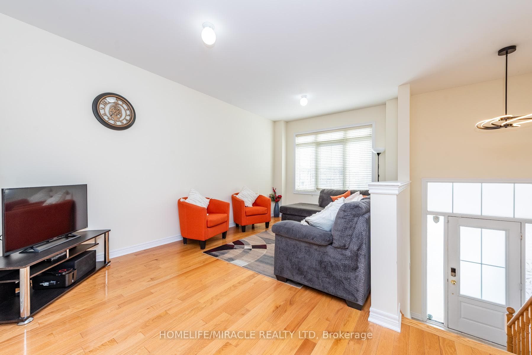 84 Rockman Crescent photo 7