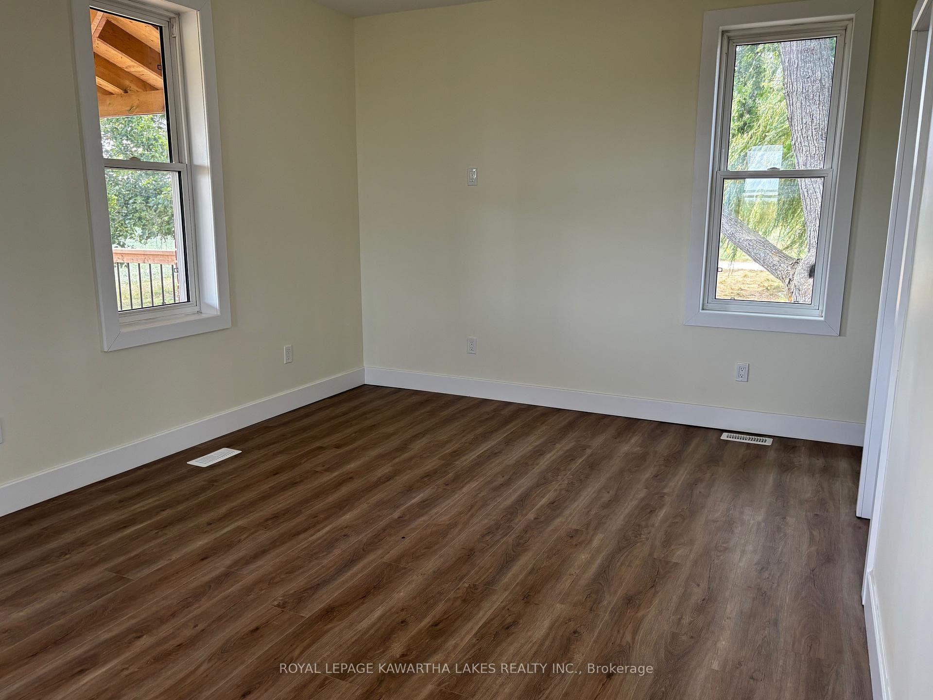 570 Cambray Road photo 5