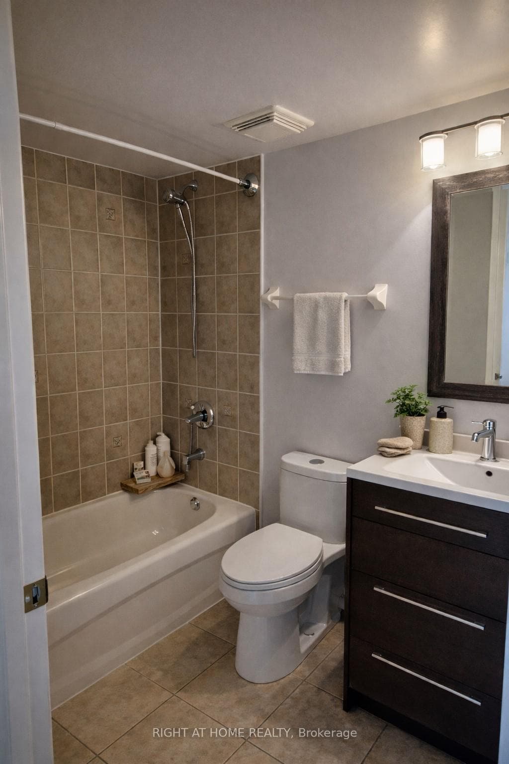 4620 Guildwood Way Unit 15 photo 31