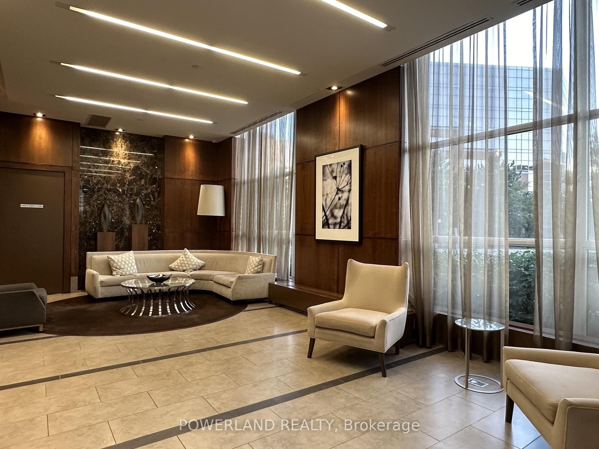 2015 Sheppard Avenue Unit 3004 photo 2