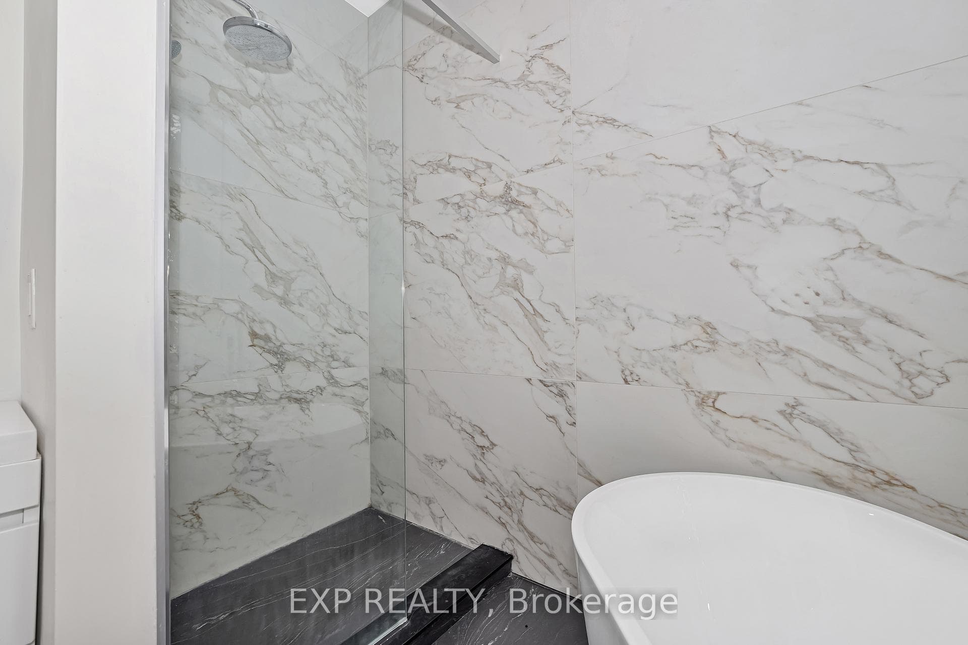 4A HURON Avenue Unit 1 photo 28
