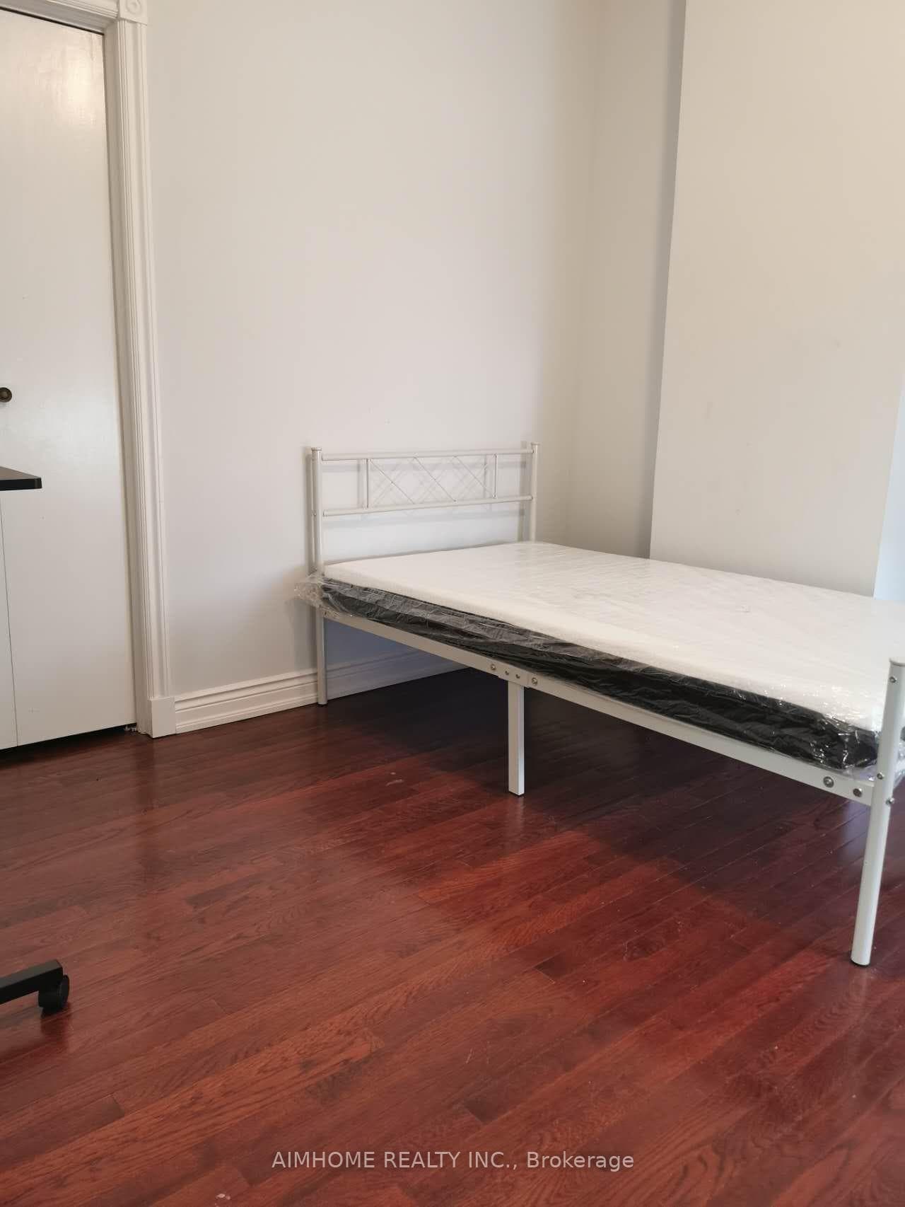 253 Palmerston Avenue photo 2