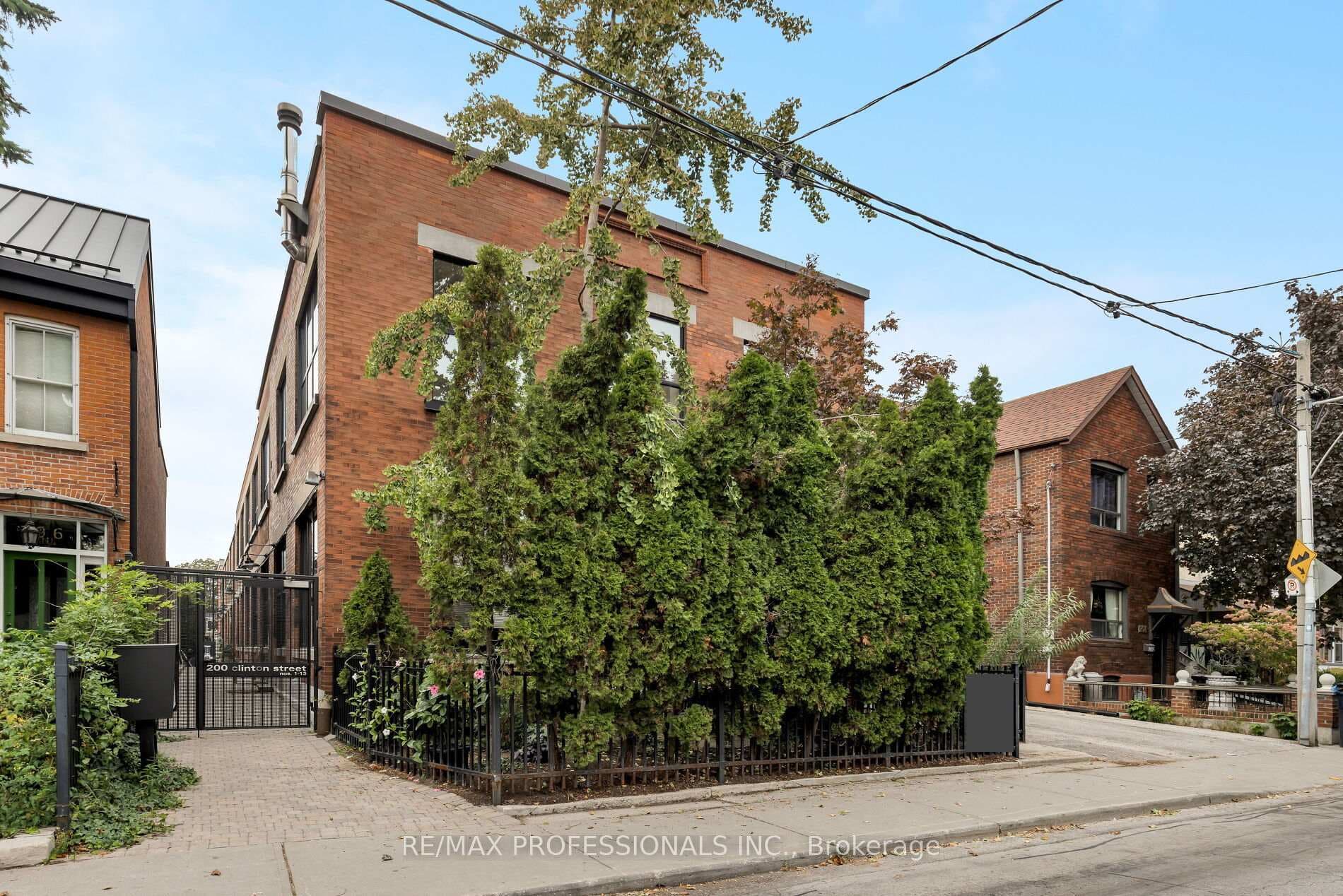 200 Clinton Street Unit 4 photo 37