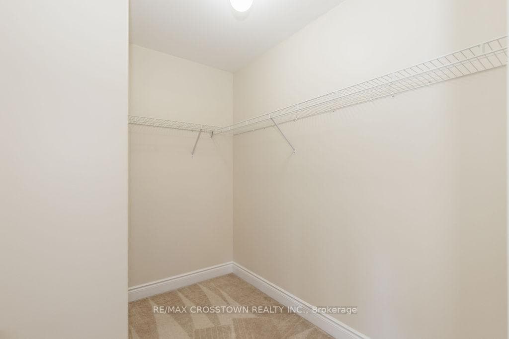3040 Emperor Drive photo 23