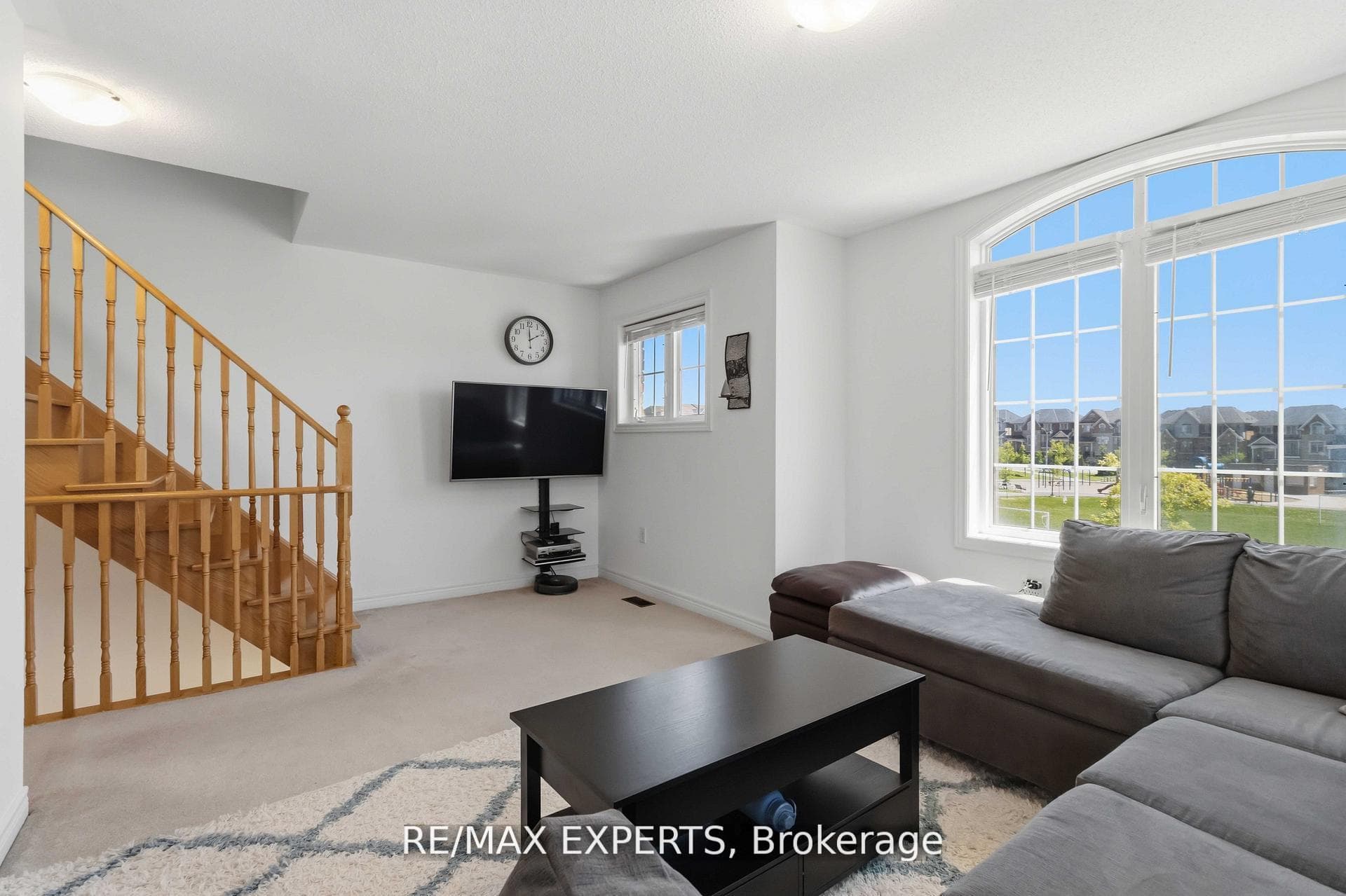 245 Isaac Devins Boulevard photo 17