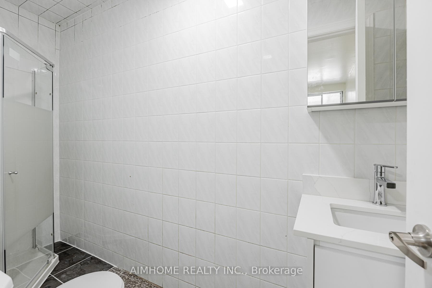 144 Wolseley Street Unit 1B photo 5