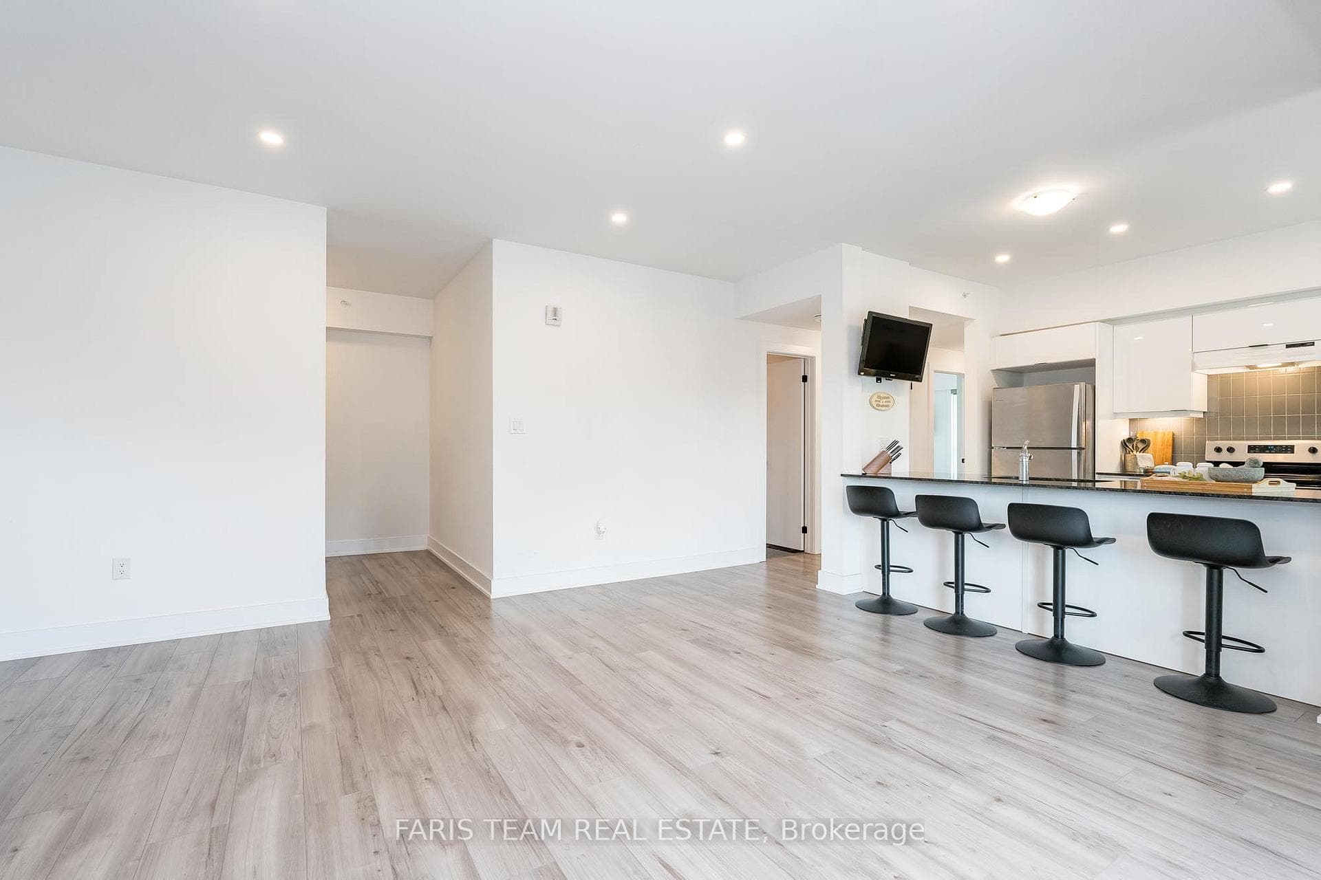 8 Culinary Lane Unit 211 photo 10