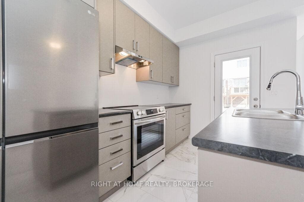 42 Edminston Drive photo 8