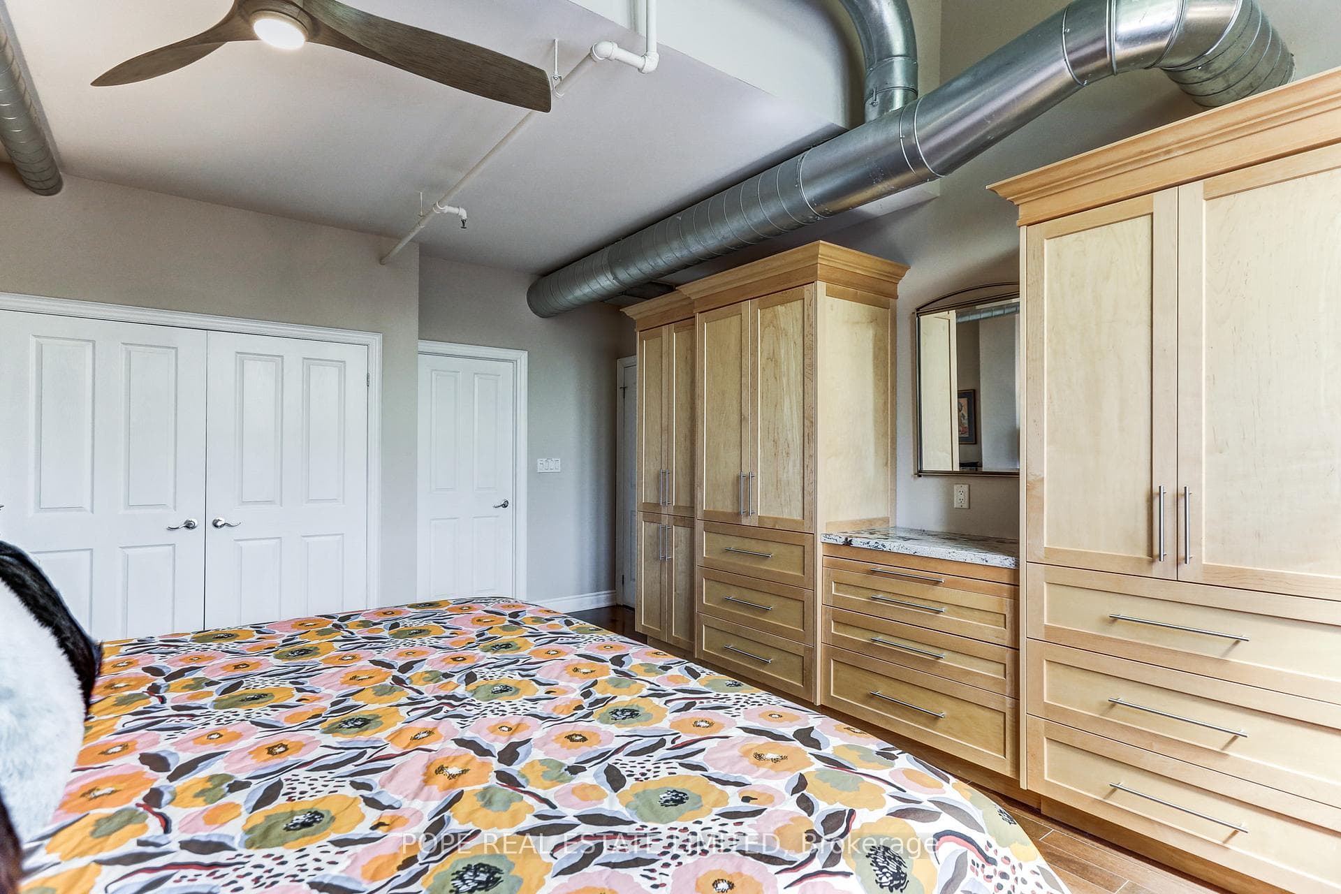 384 Sunnyside Avenue Unit 202 photo 31