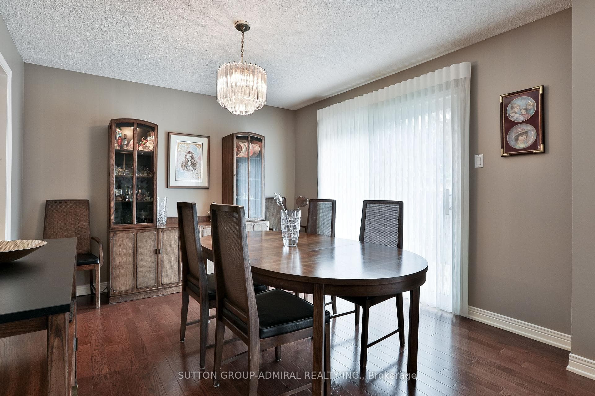 135 Heatherton Way photo 17