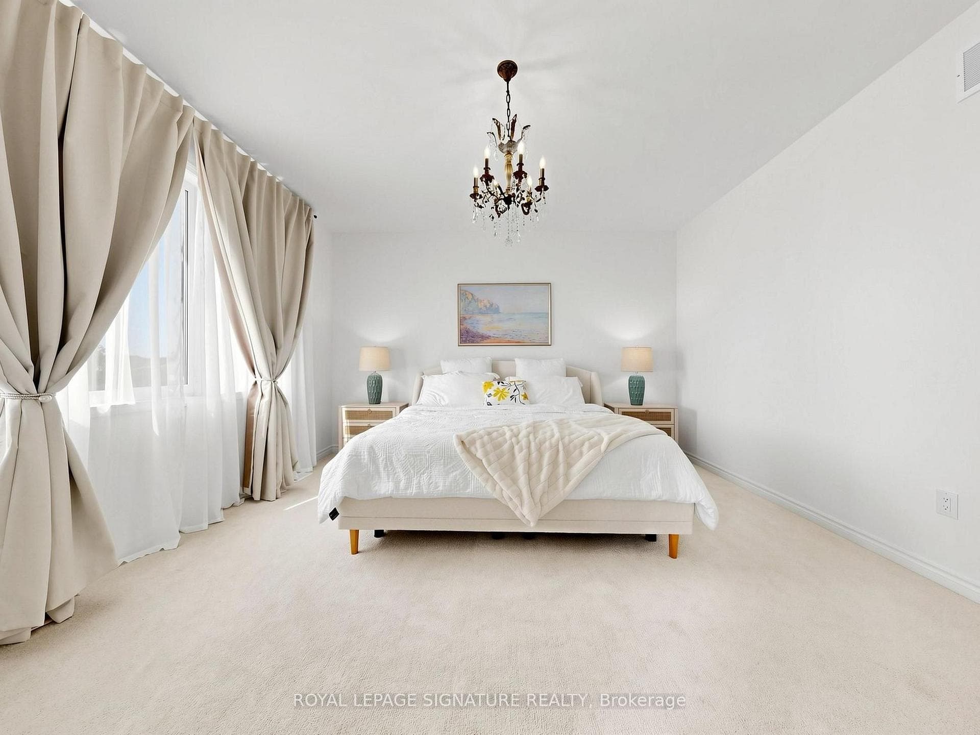 635 Newlove Street photo 26