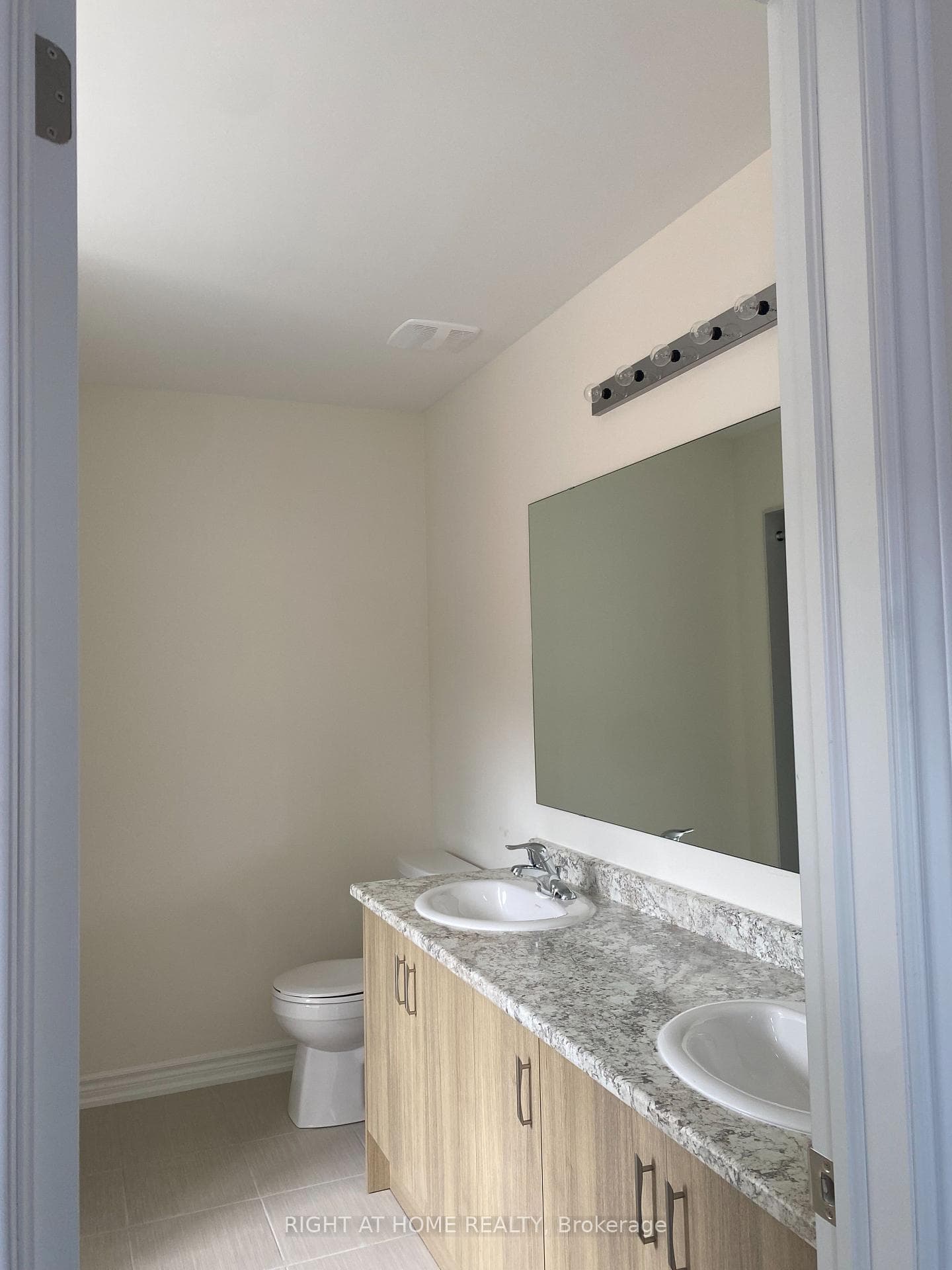 1106 CAMEO Street photo 7