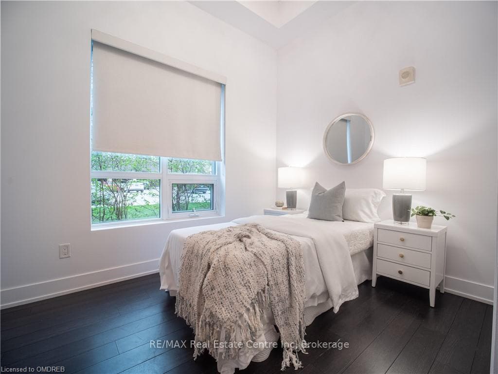 2490 OLD BRONTE ROAD Road Unit 102 photo 17