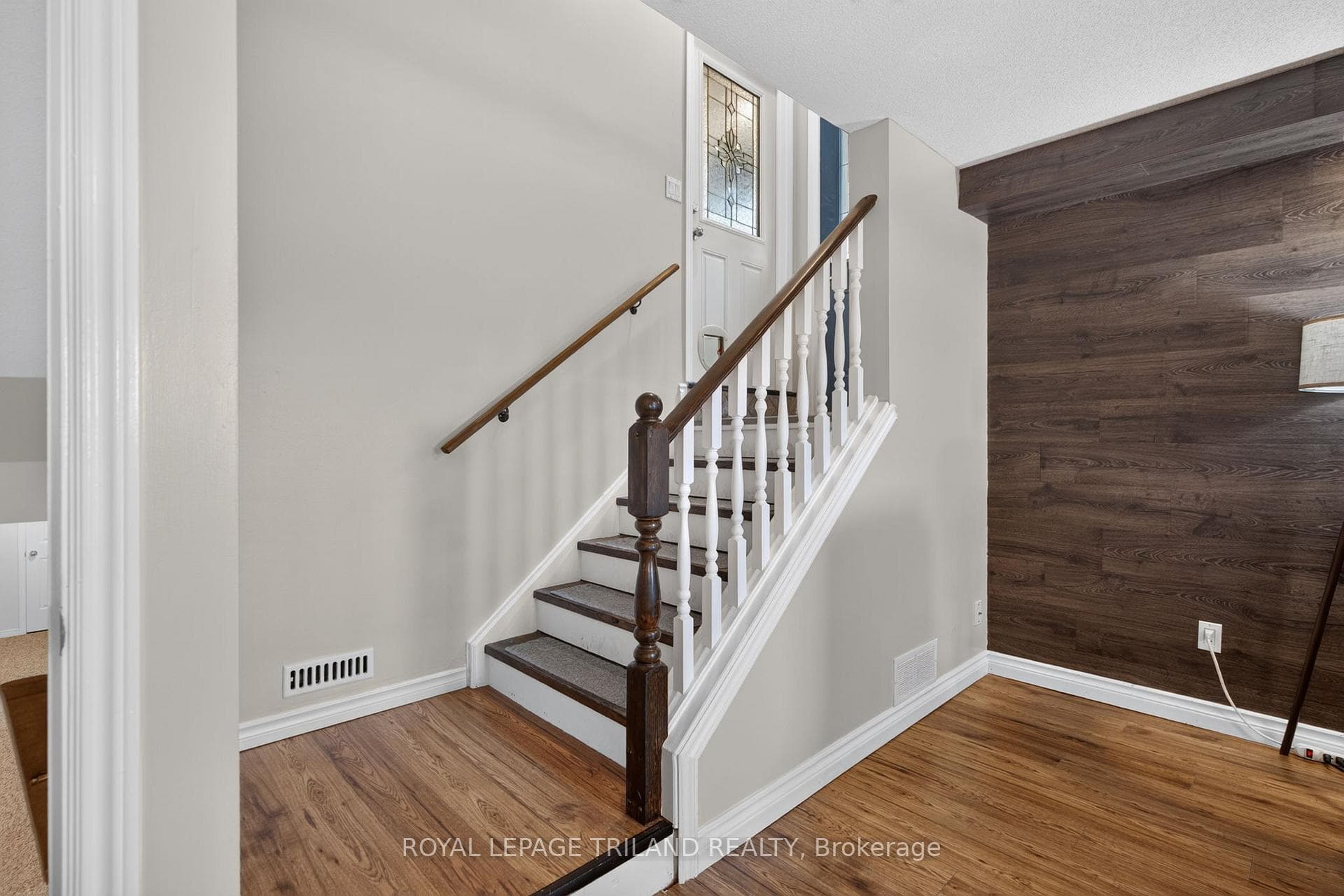56 Parkview Crescent photo 20