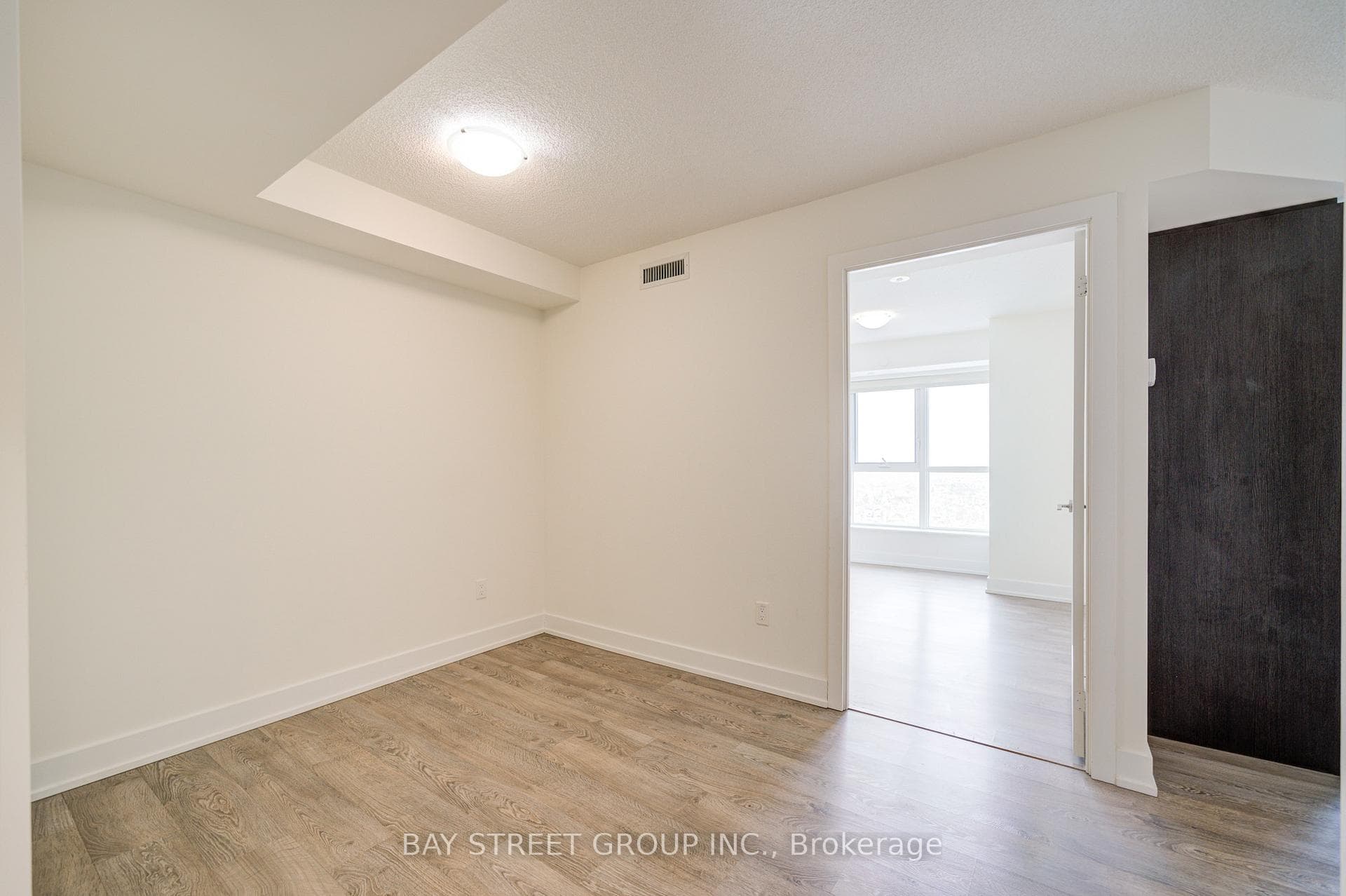 7 Mabelle Avenue Unit 2703 photo 5