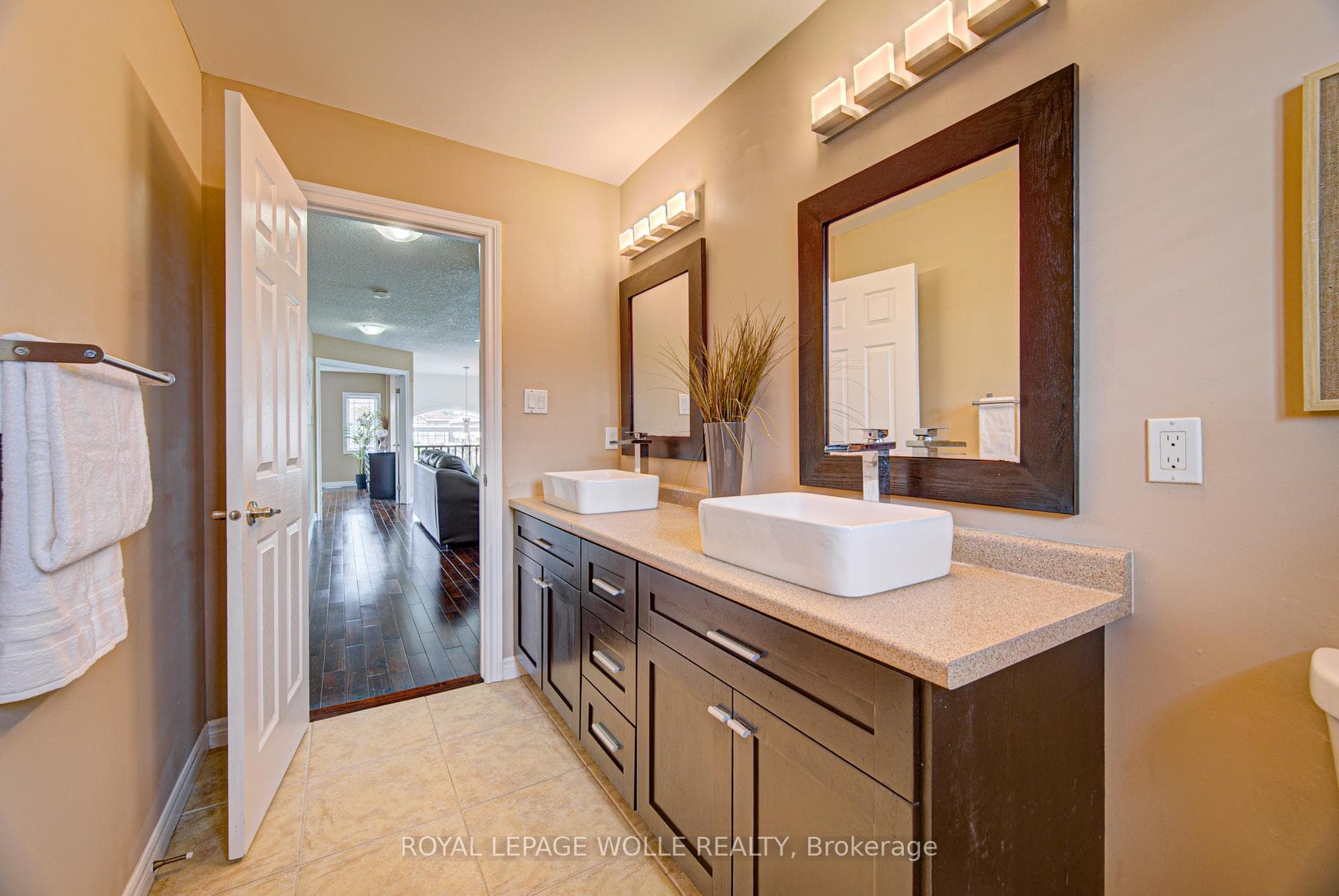 37 Davinci Boulevard photo 31