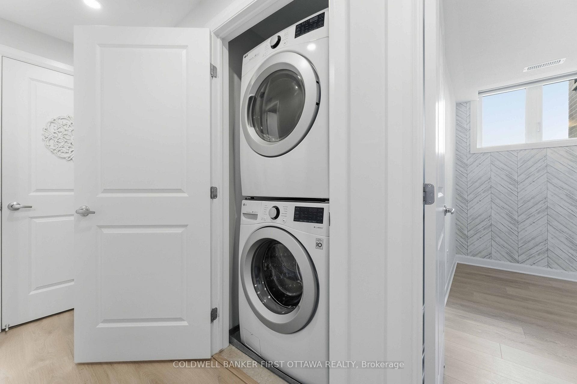 415 Eldorado Private Unit A photo 31