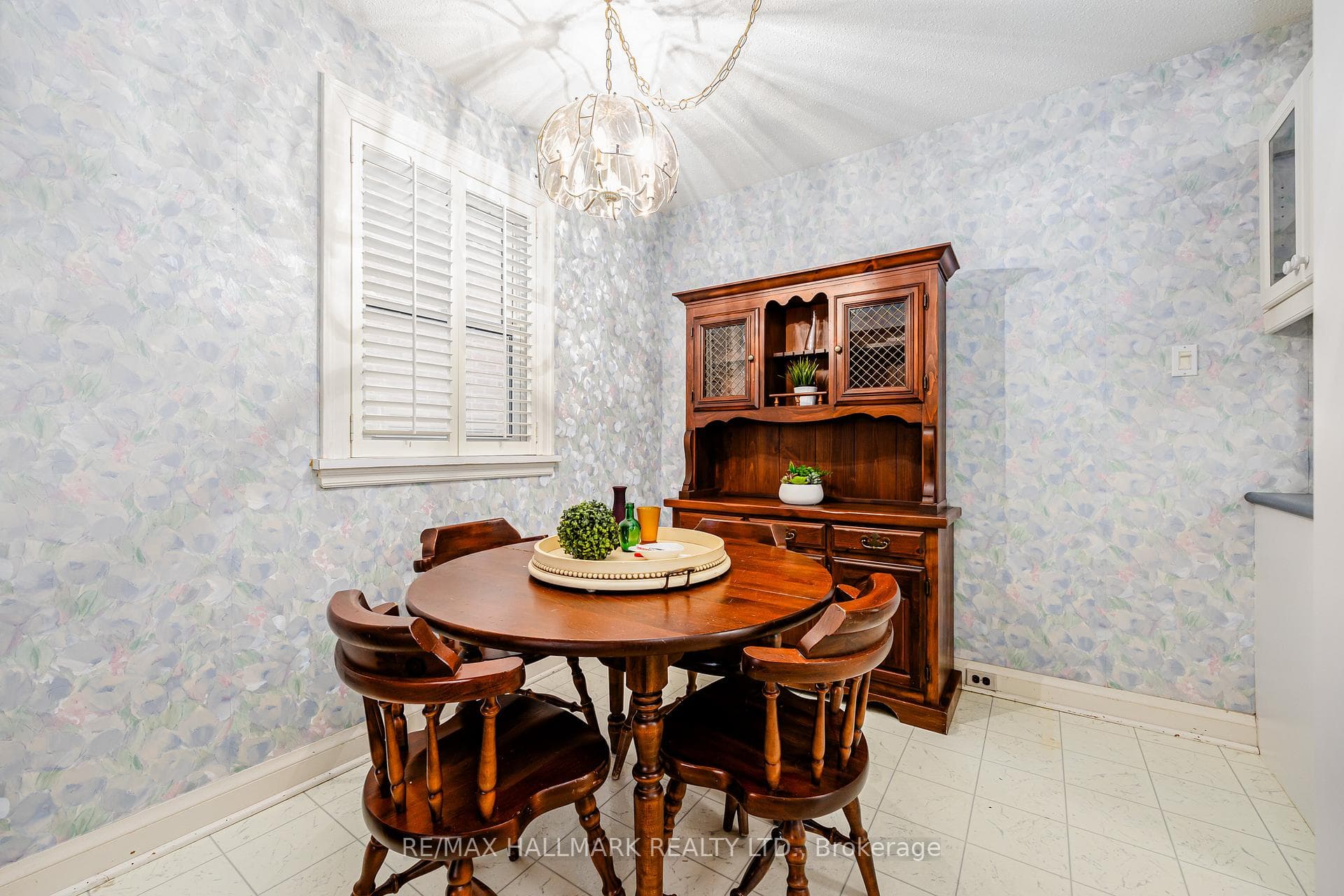 323 Woodmount Avenue photo 9