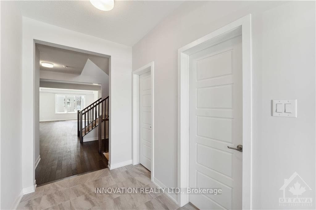 769 DERREEN Avenue photo 5