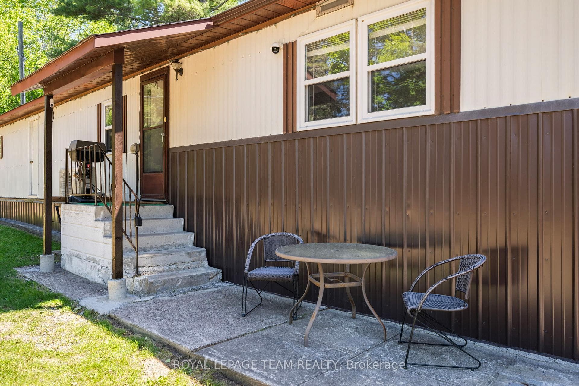 611 Burnstown Road photo 3