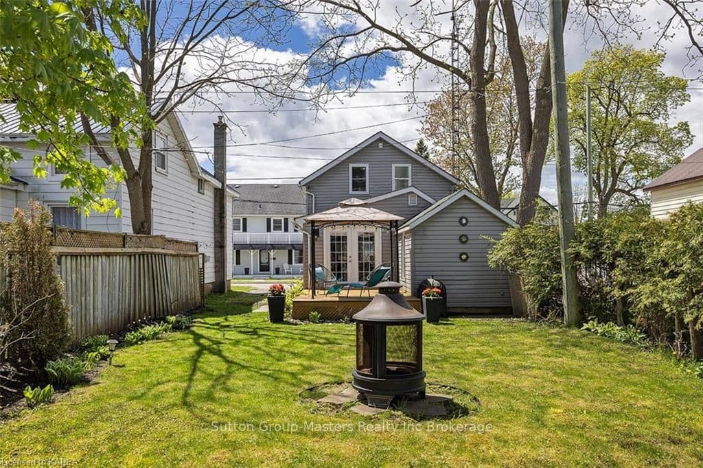 259 CHARLES Street photo 39