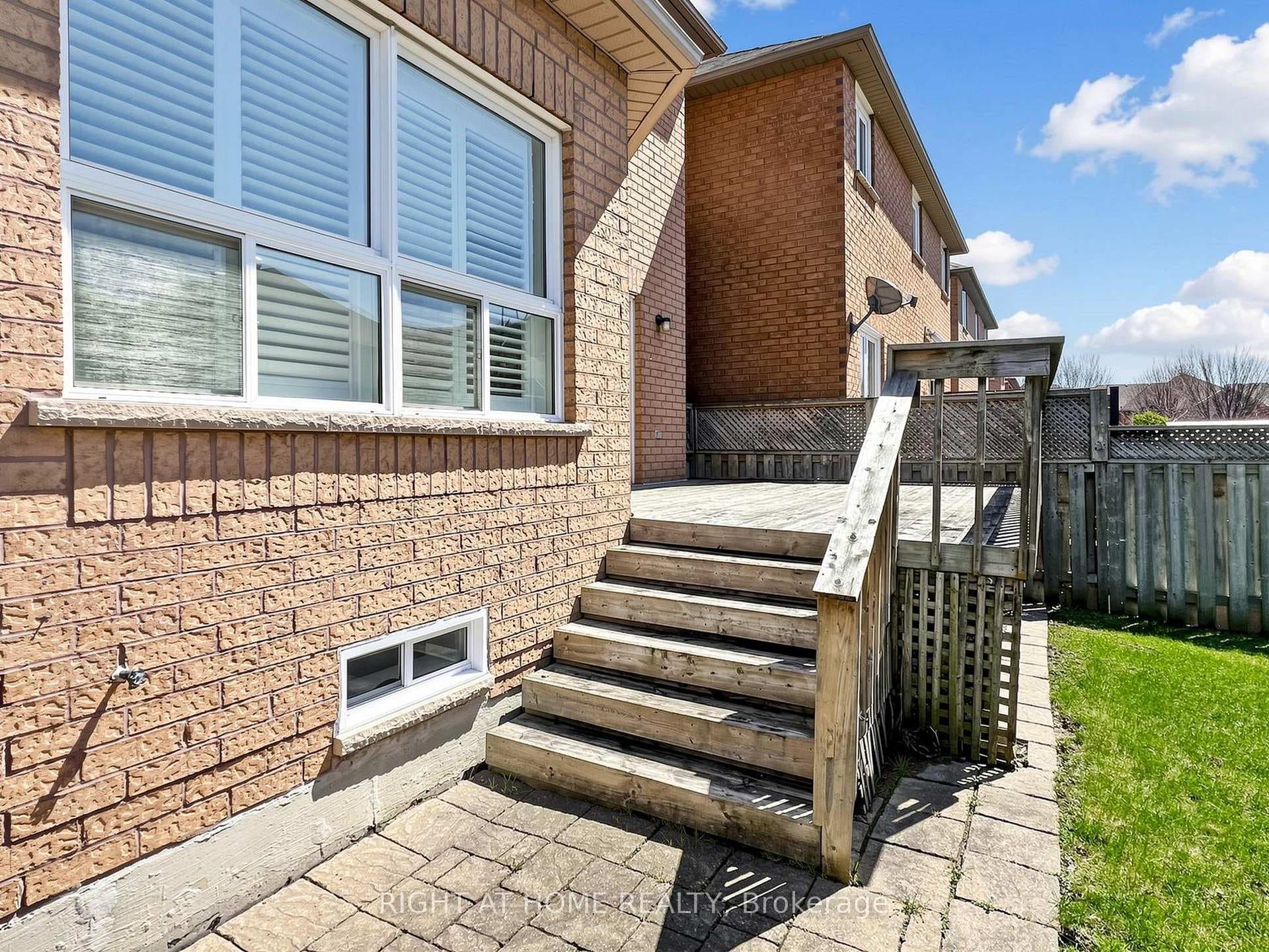 306 William Berczy Boulevard photo 36