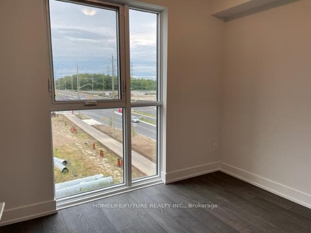 2550 Simcoe Street Unit 407 photo 5