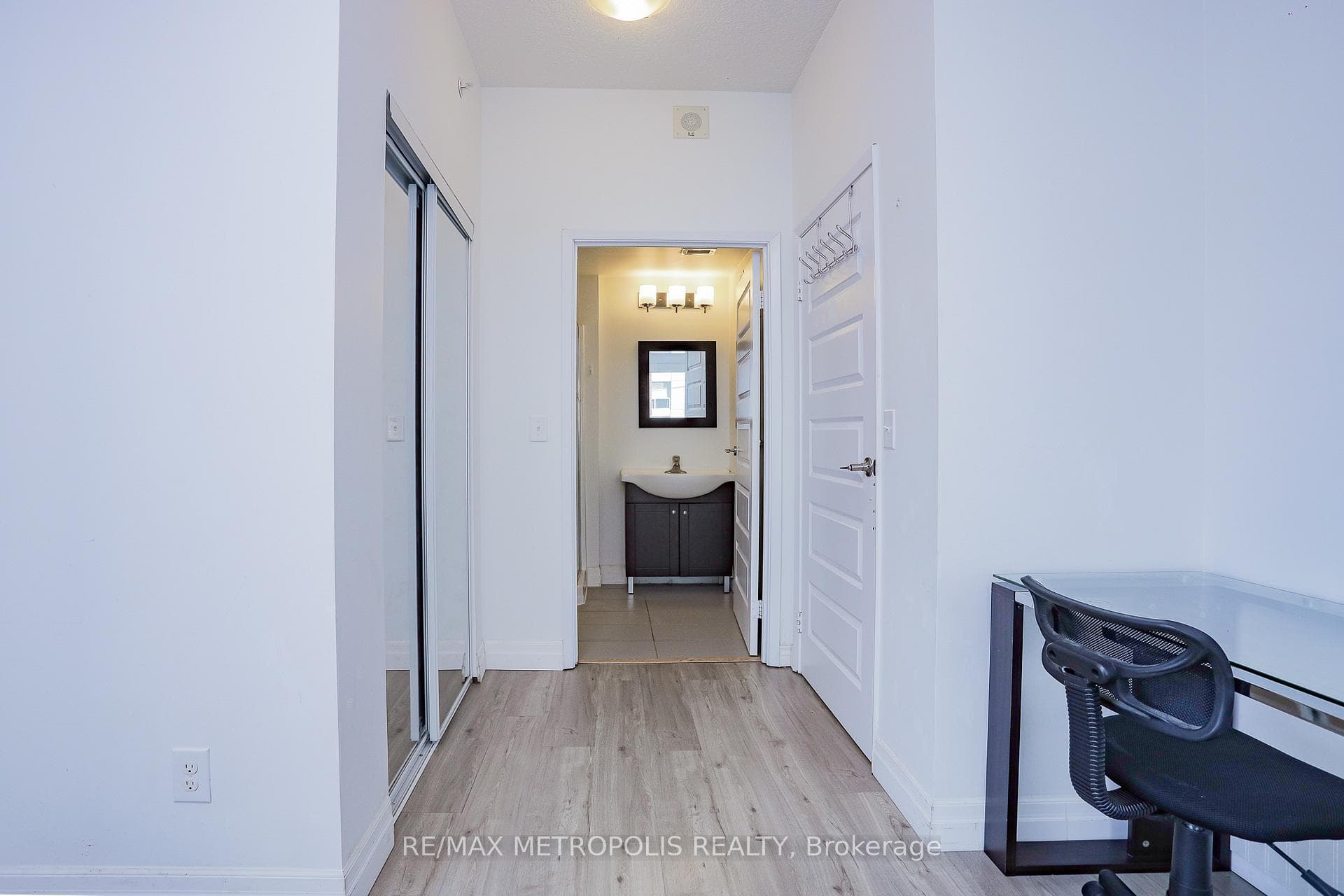 158 King Street Unit 303 photo 4