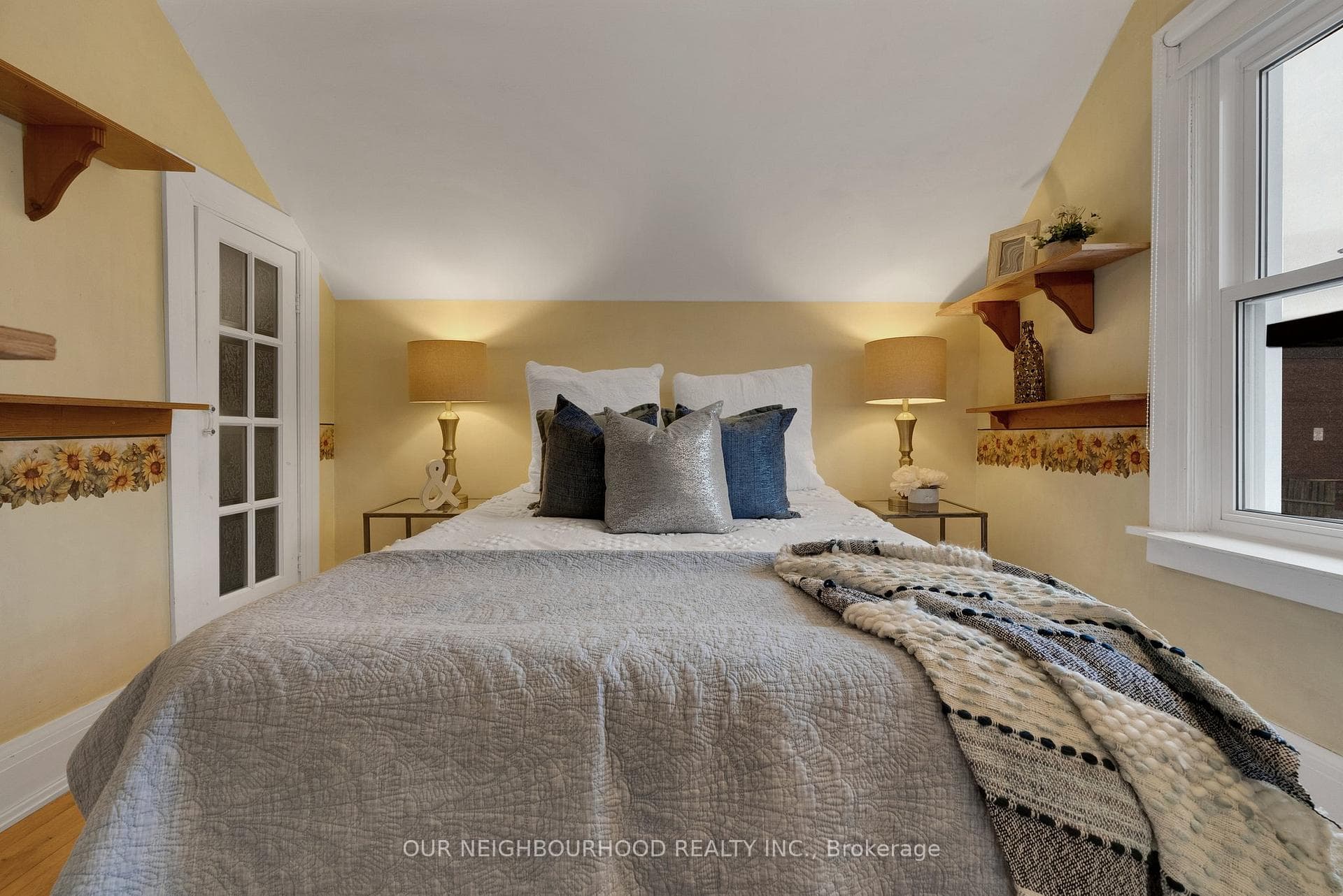 30 Elena Avenue photo 18
