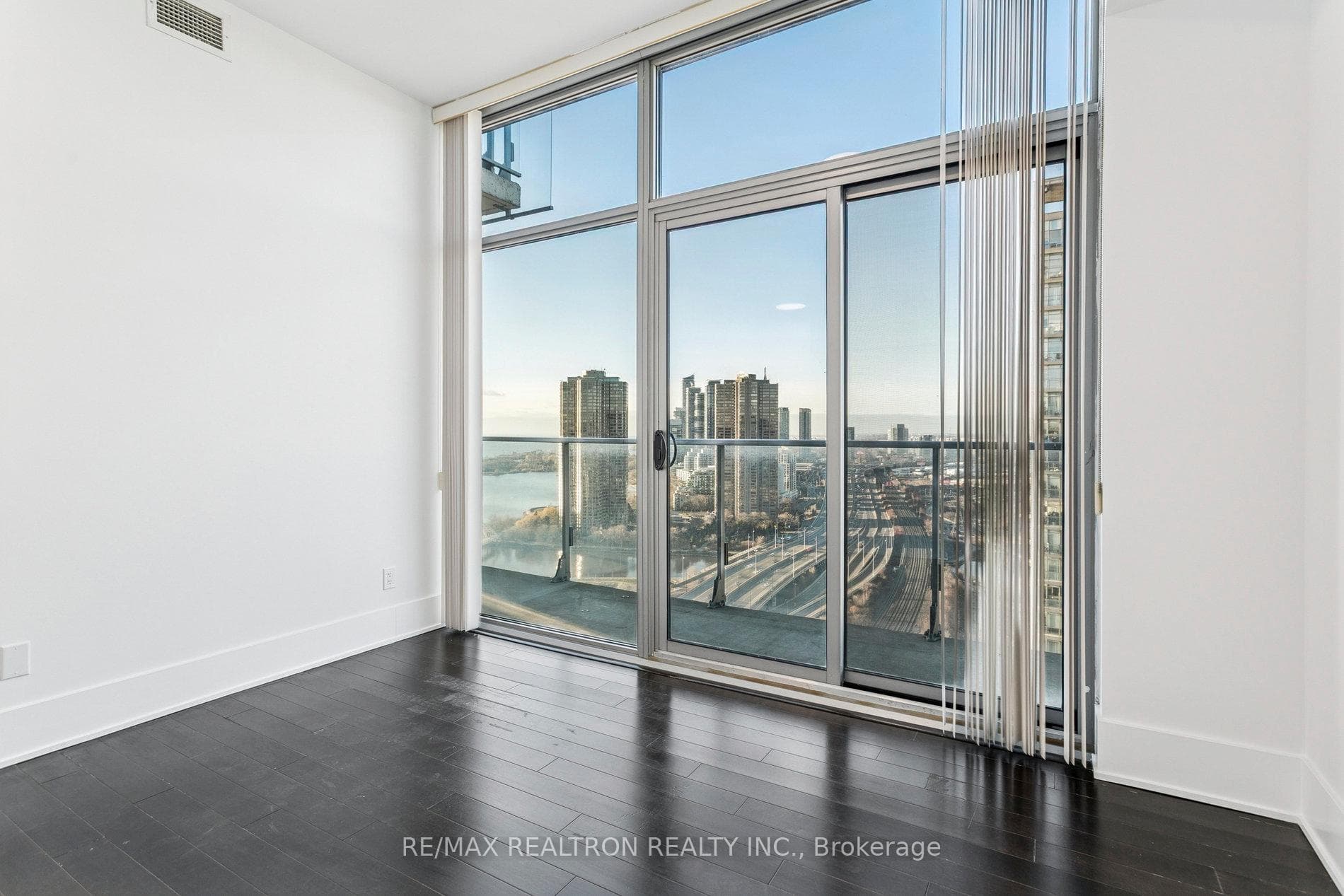 103 The Queensway N/A Unit 2805 photo 27