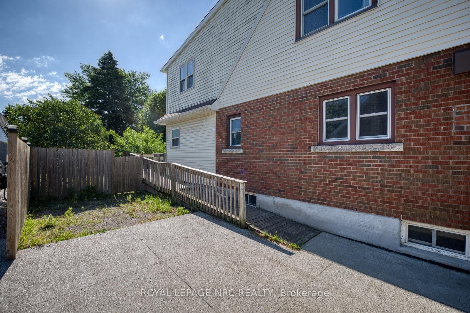 3090 Dorchester Road photo 35