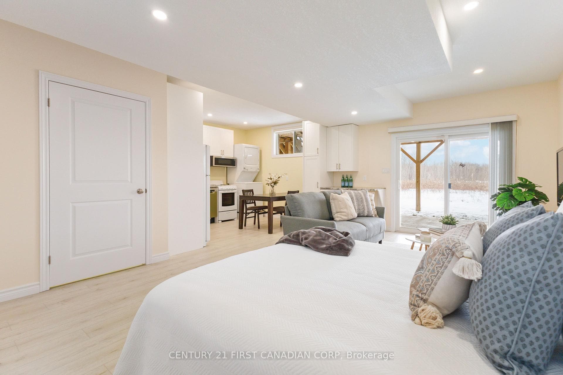open concept walkout unit