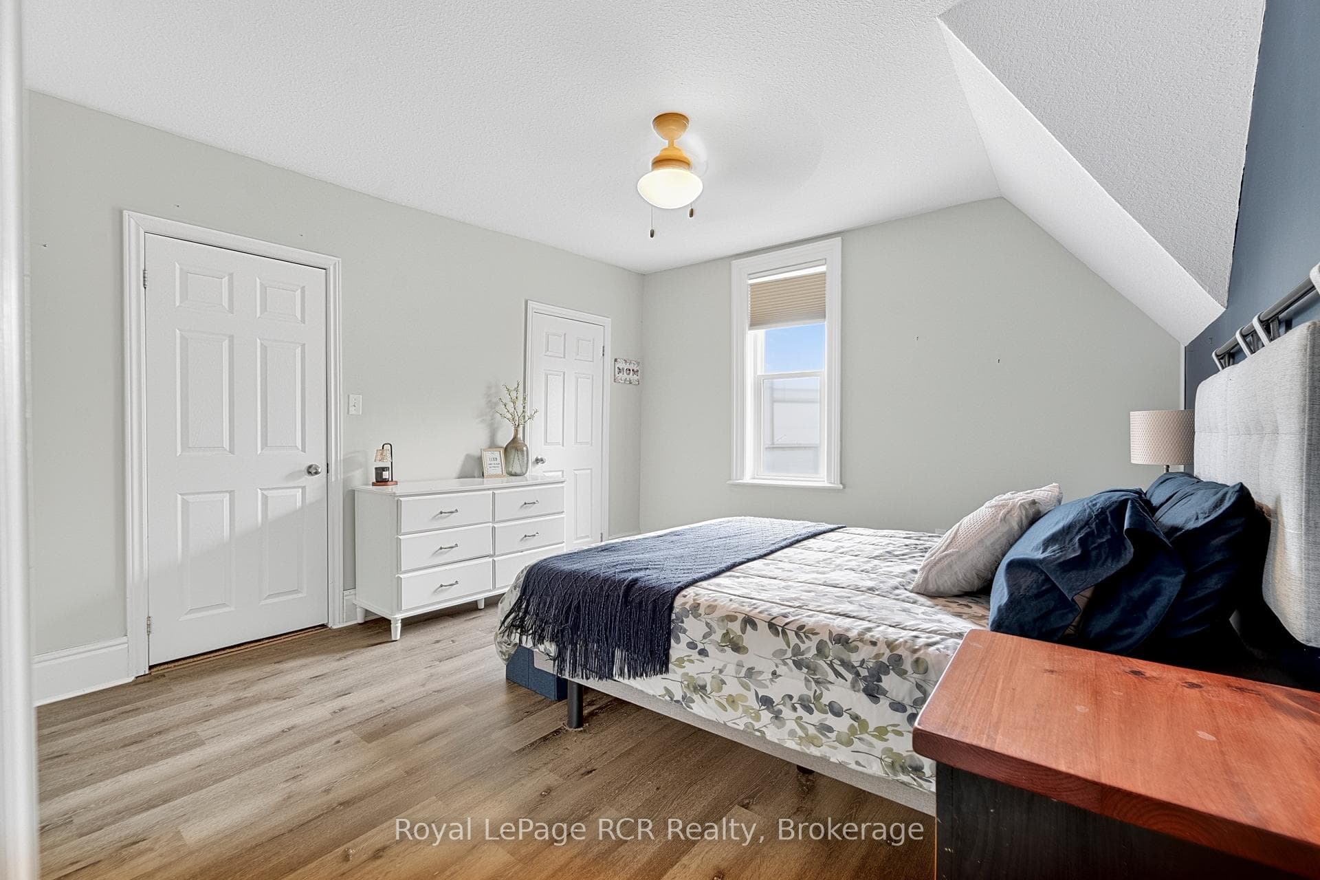 236 Andrew Street photo 24