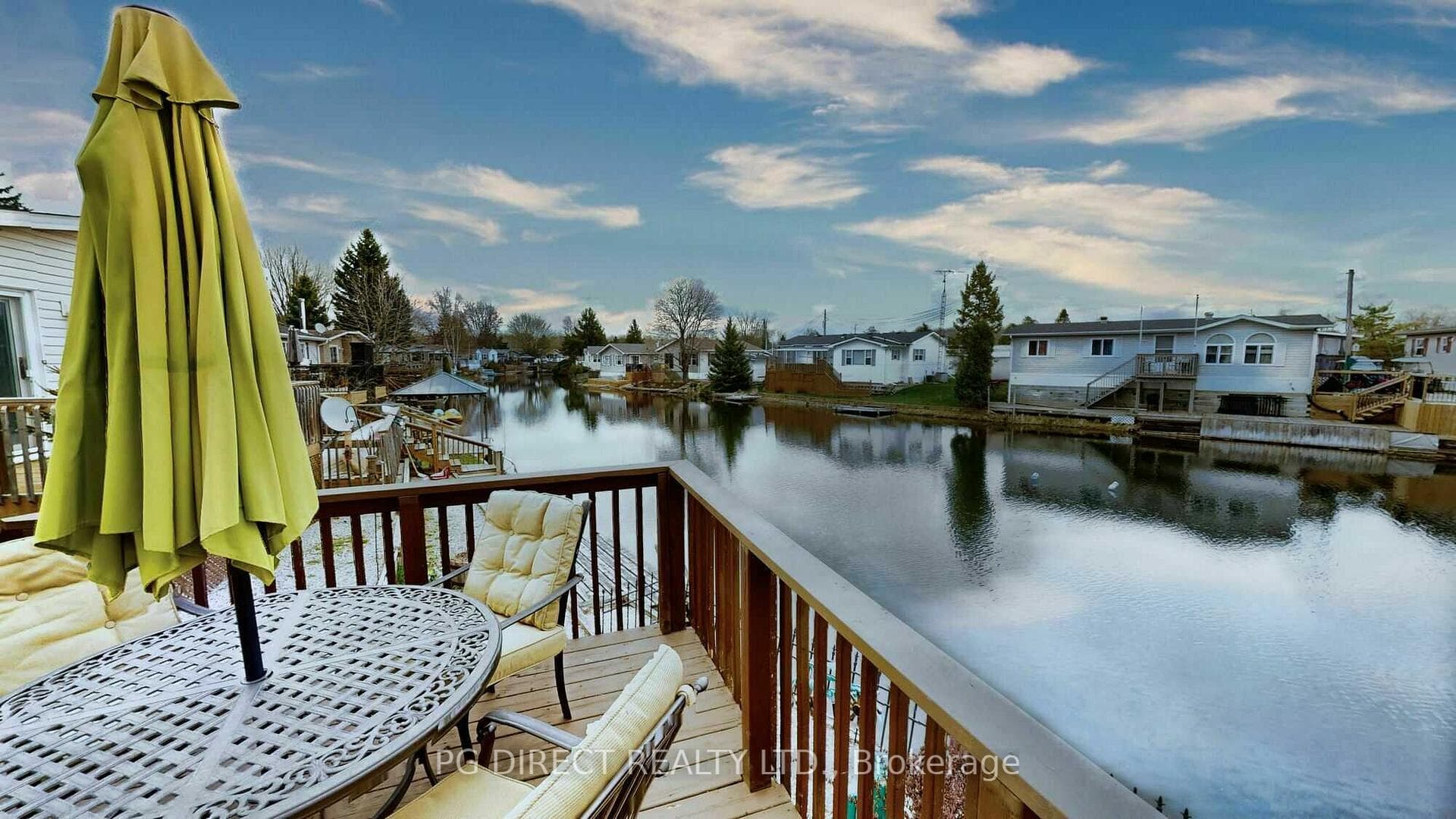 24 Jasper Heights photo 19