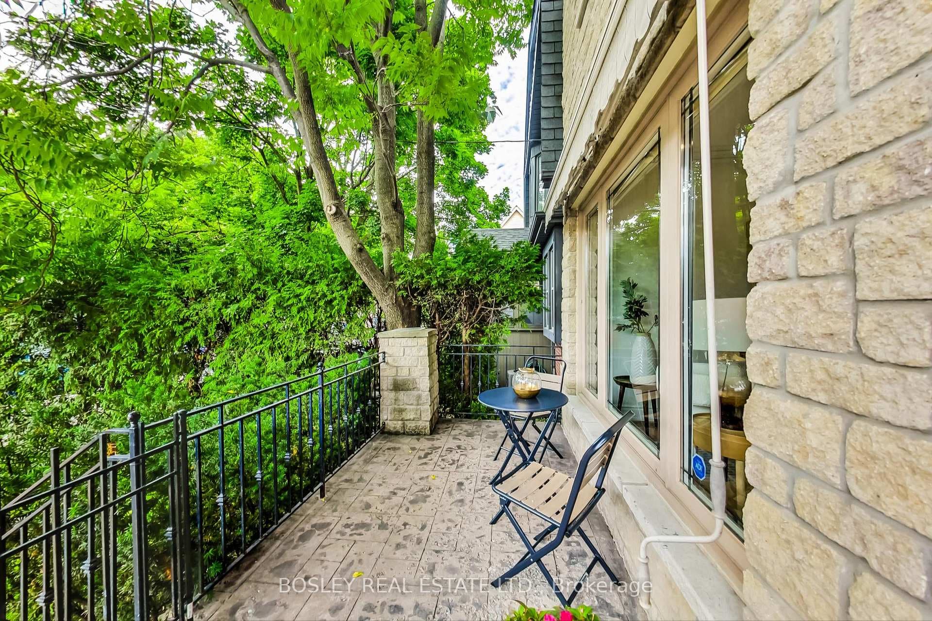 16 Cruikshank Avenue photo 37