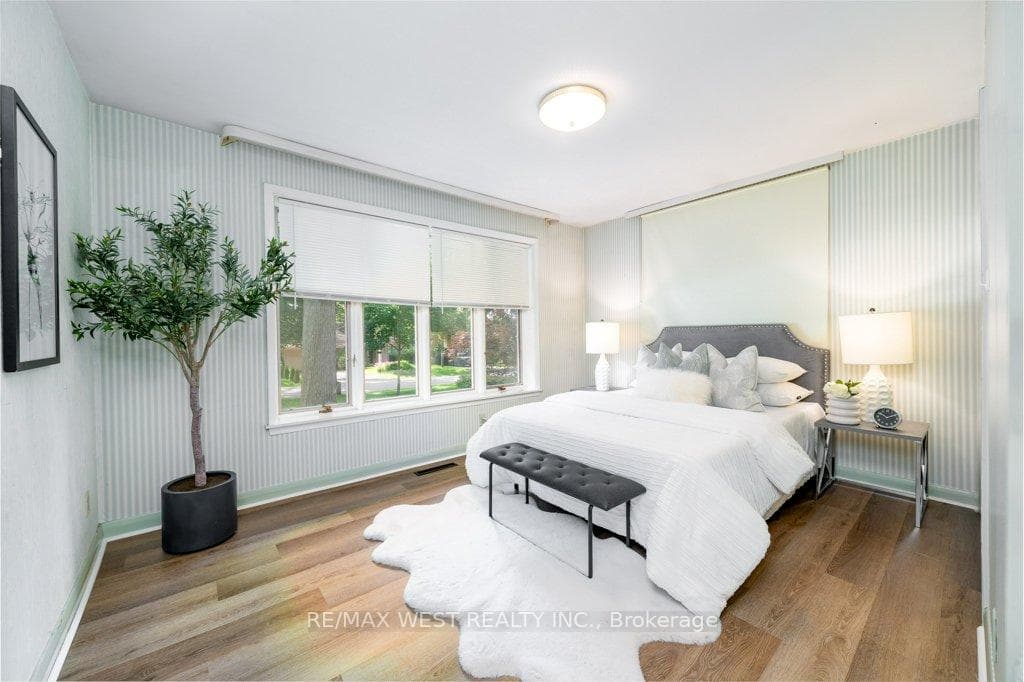 8 Farningham Crescent photo 14