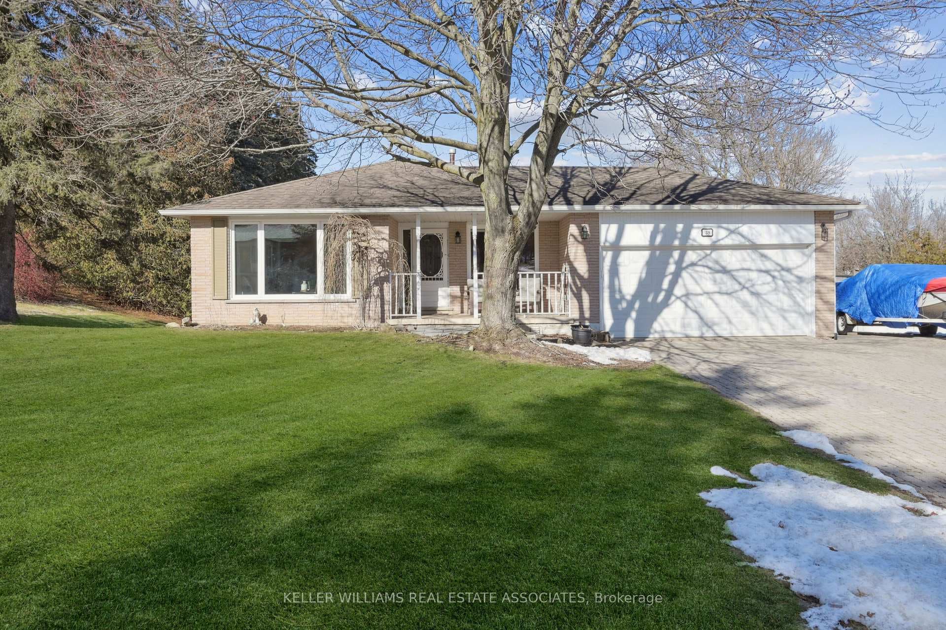 39 Erin Heights Drive photo 1
