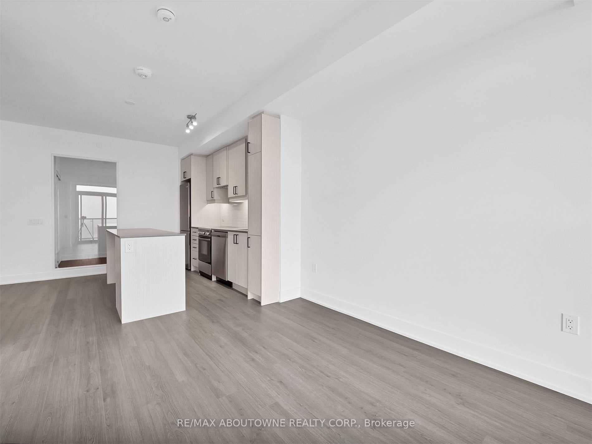 50 George Butchart Drive Unit 914 photo 7